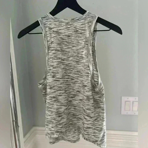 Lululemon Tank - Picture 2 of 4